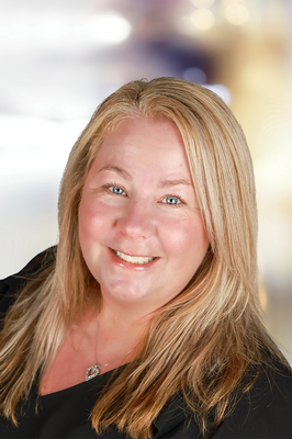 Portrait of Laura Lee, REALTOR®